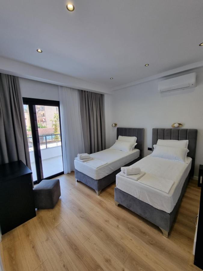 White Villa Permet Bagian luar foto