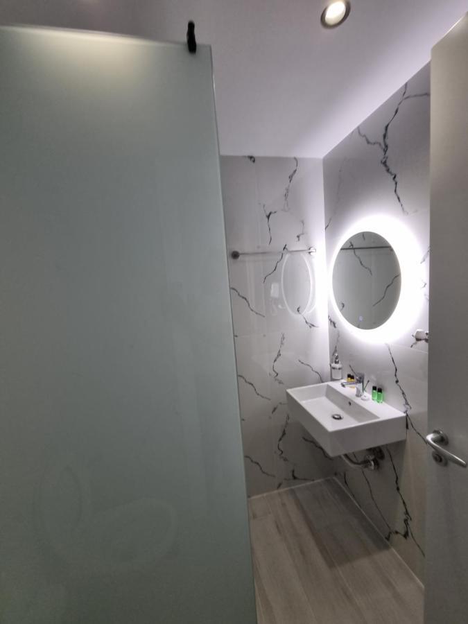 White Villa Permet Bagian luar foto