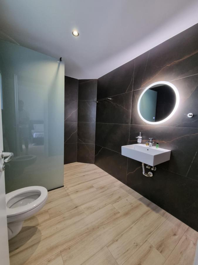 White Villa Permet Bagian luar foto