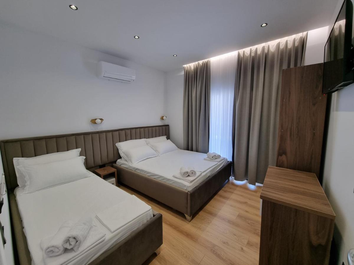 White Villa Permet Bagian luar foto