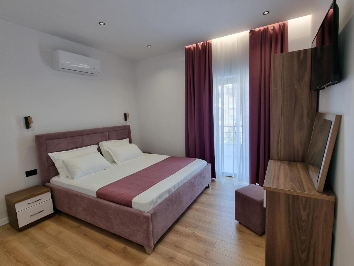 White Villa Permet Bagian luar foto