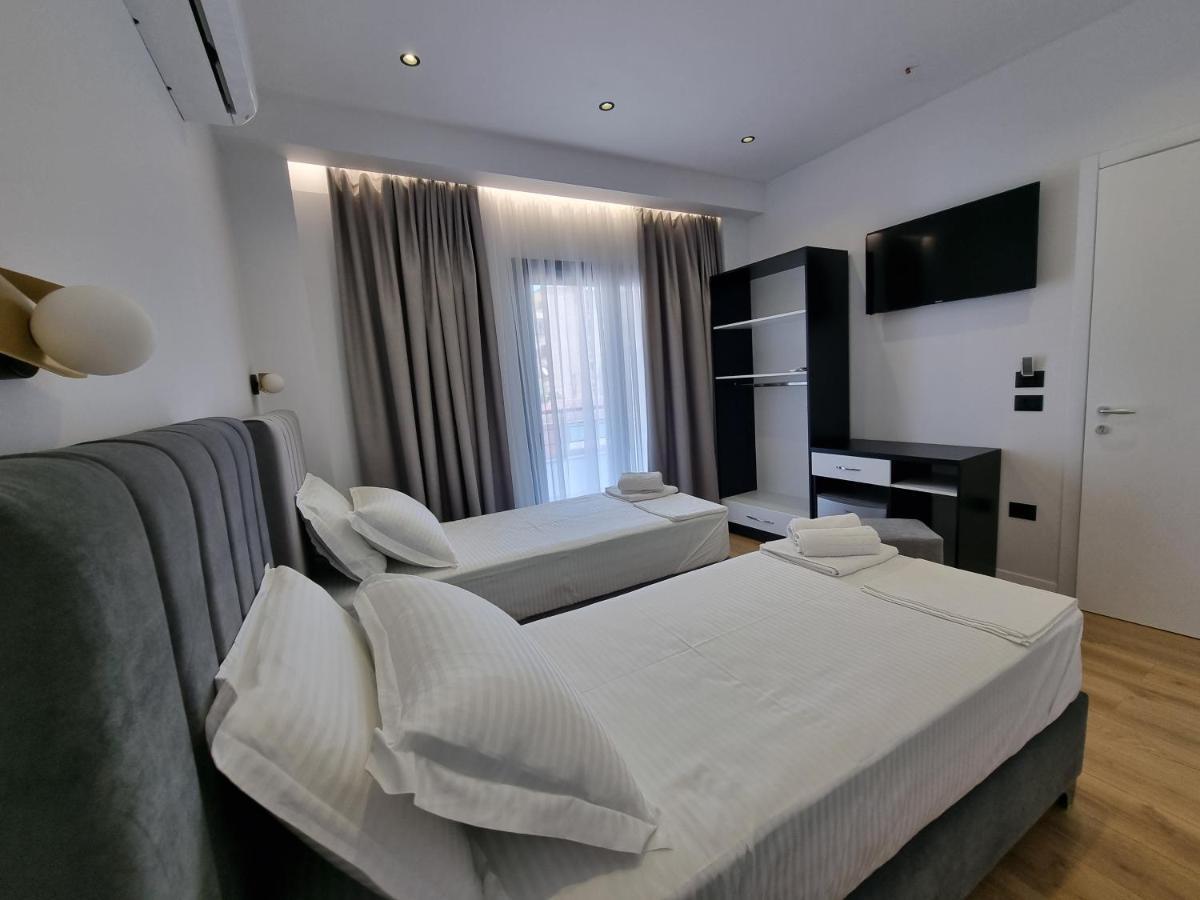 White Villa Permet Bagian luar foto