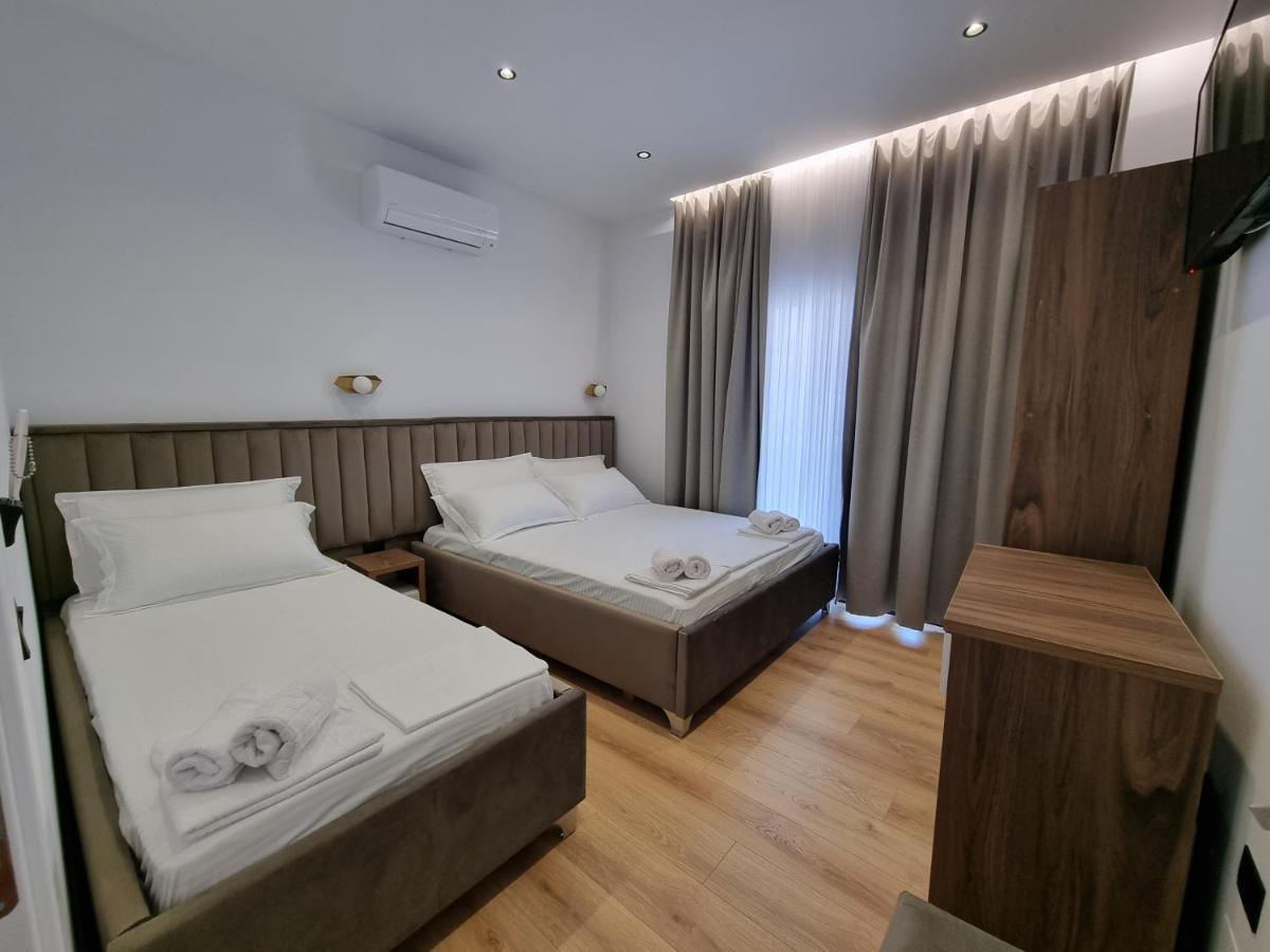 White Villa Permet Bagian luar foto